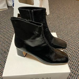 Black heeled boots